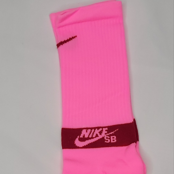 NIKE---Nice set of 3 pair of Nike socks - Picture 3 of 5